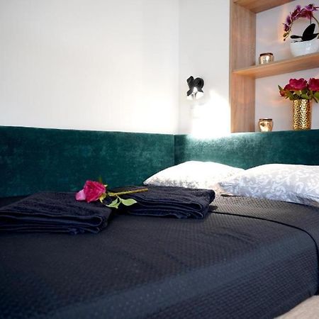 Relax Jacuzzi Apartment Krakow Exterior photo